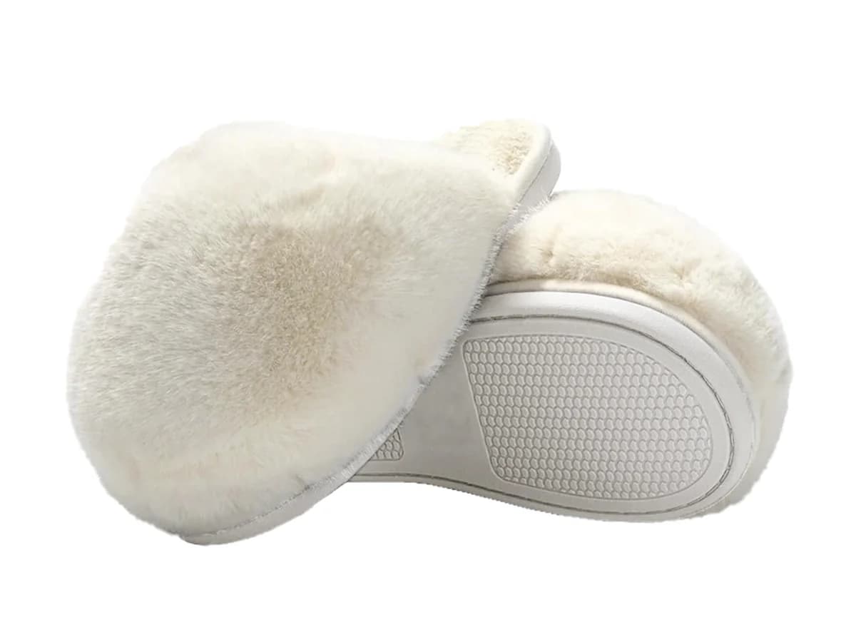 Ciabatte-POUF_bianco_web02.jpg.webp