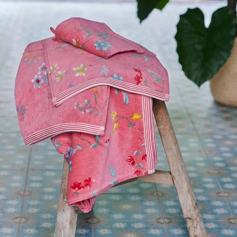 Les-Fleurs-Pink.jpg.webp
