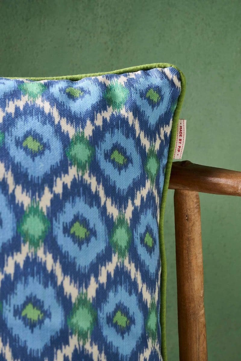 zazu_cushion_blue-02_mood_lr.jpg