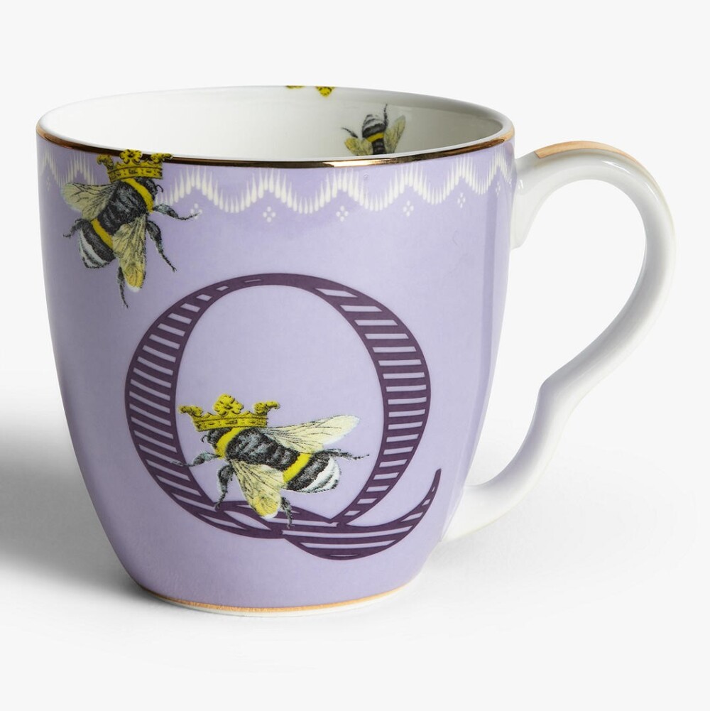 YVONNE ELLEN - TAZZA ALPHABET MUG - "Q" QUEEN BEE