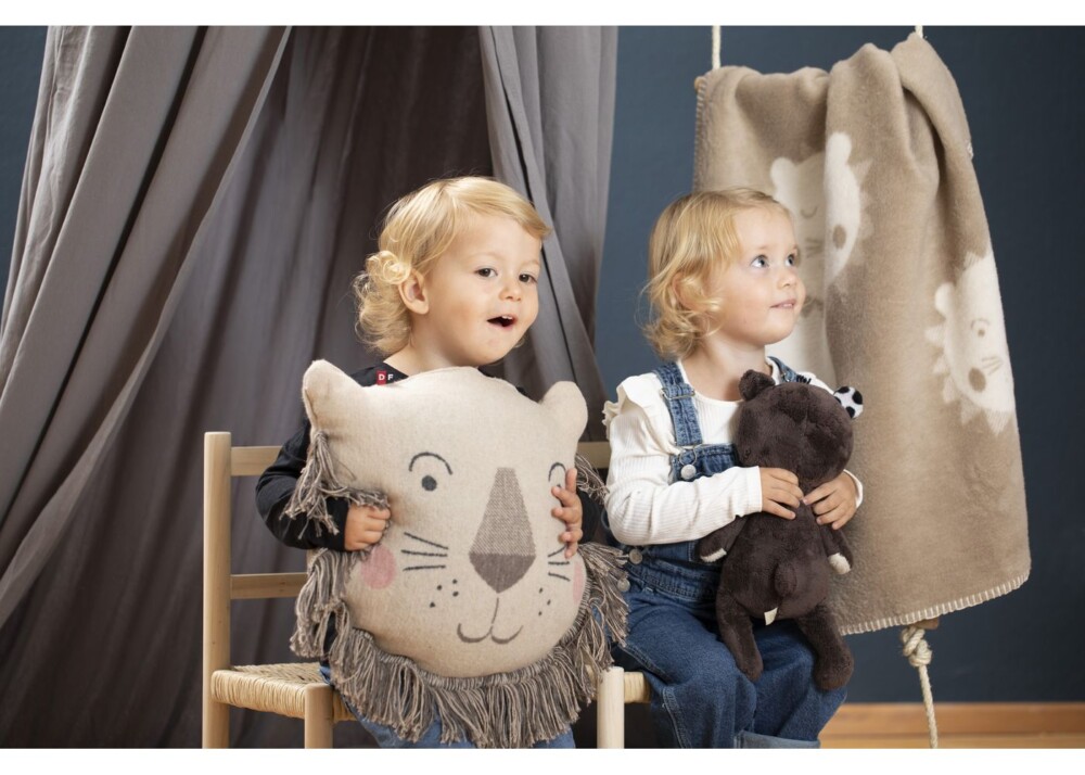 DAVID FUSSENEGGER - Cushion filled Lion Juwel - immagine 3