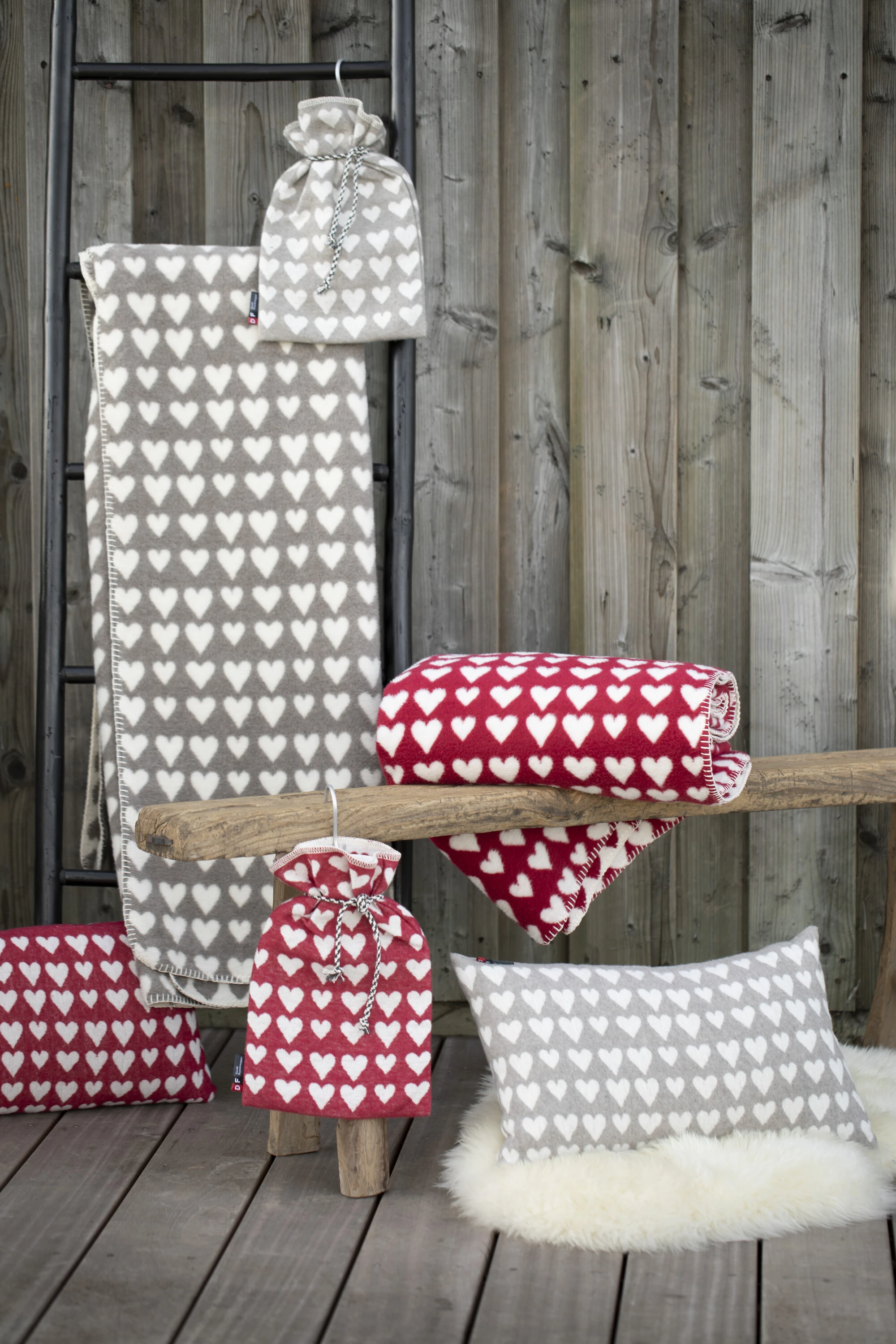 DAVID FUSSENEGGER - SOFFICE COPERTA SAVONA "HEARTS" (2 Colori) - immagine 6